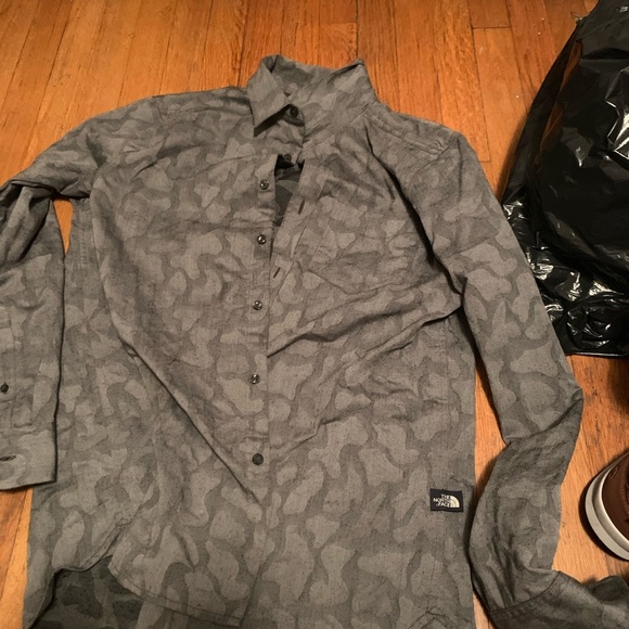 Northface Mens Stylish Dress-Casual Shirt Size M - Picture 1 of 5